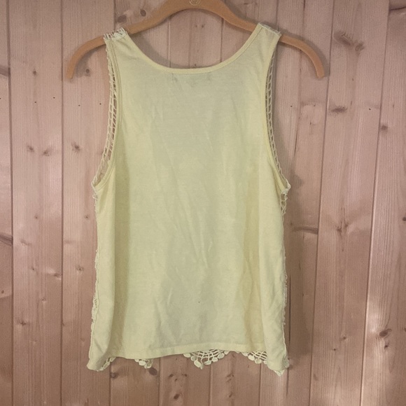 Lightly worn lace top - Picture 3 of 3